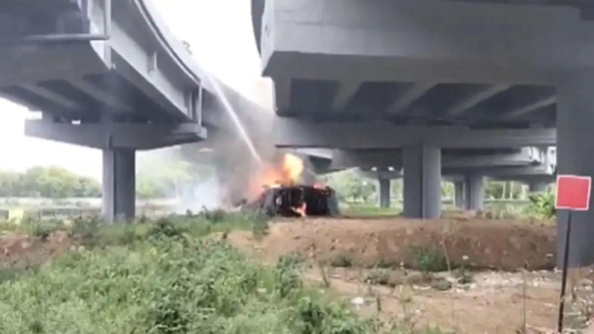 Truck Full Of Chemicals Falls From Delhi-Mumbai Expressway Flyover In Gurugram, Catches Fire After Blast | VIDEO