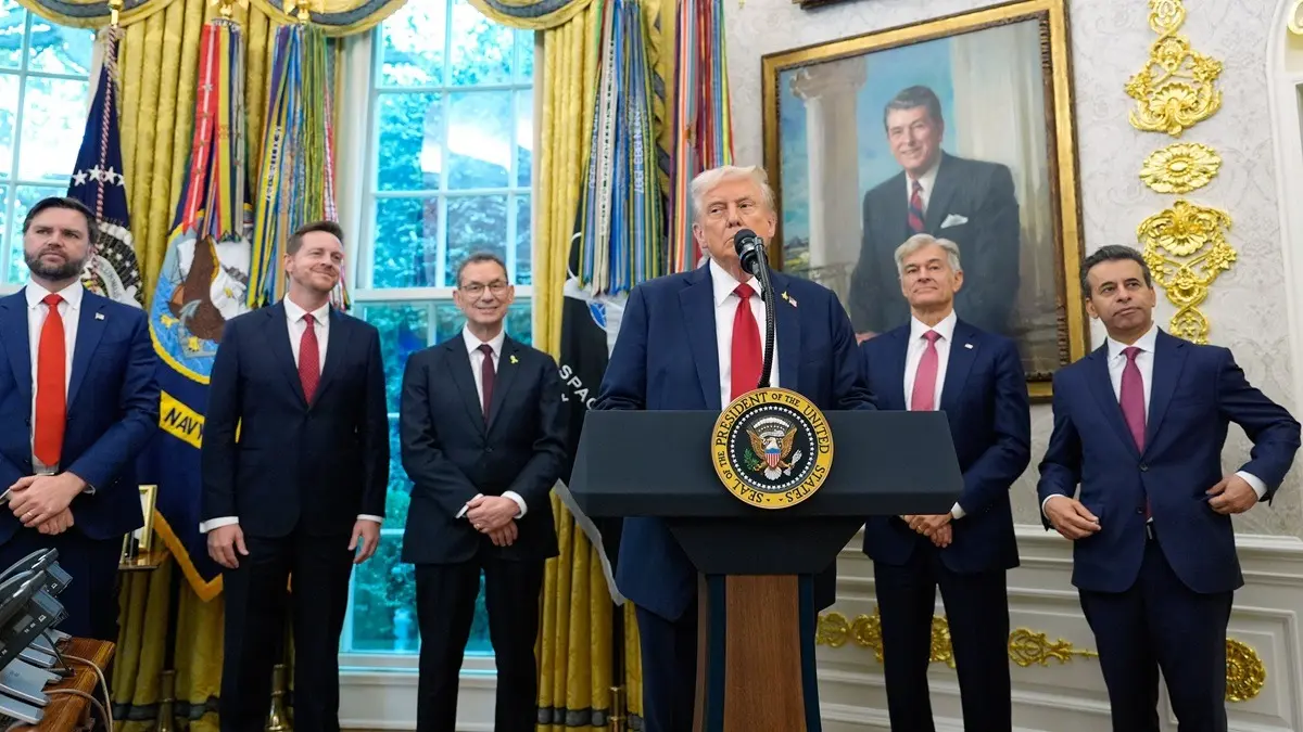 Trump Administration Strikes Deal: Pfizer To Lower Drug Costs, Invest $70 Billion In US Manufacturing Trump Administration Strikes Deal: Pfizer To Lower Drug Costs, Invest $70 Billion In US Manufacturing