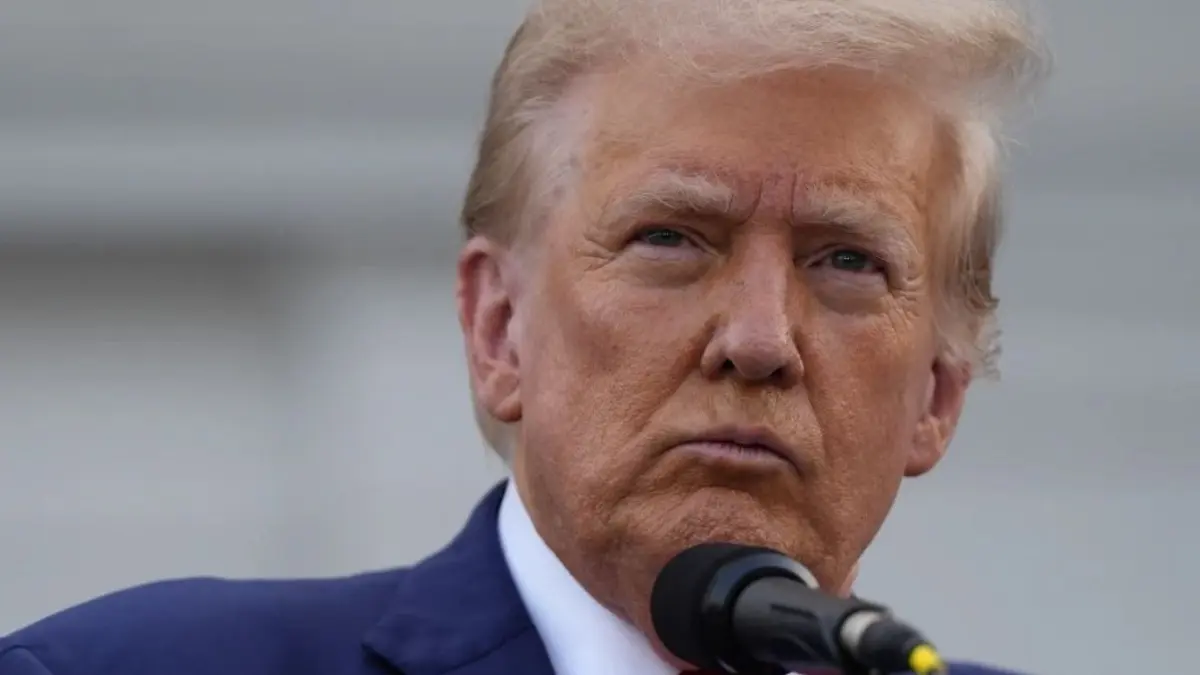 Trump Warns Russia Ahead of Alaska Summit