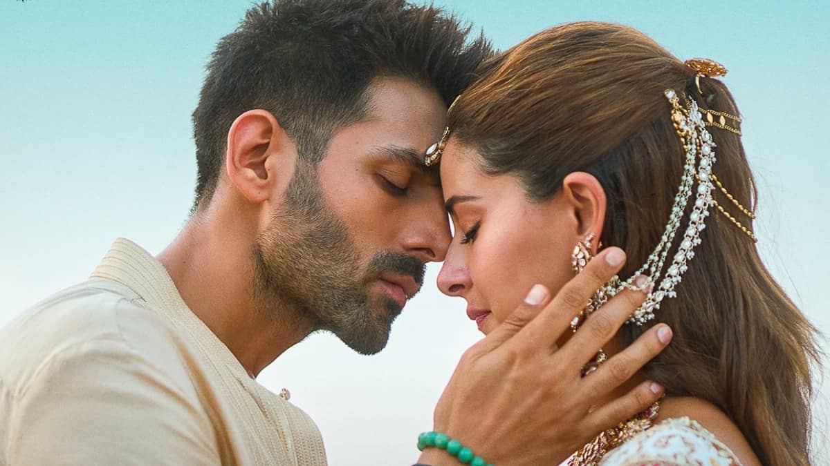 Tu Meri Main Tera Main Tera Tu Meri released o December 25