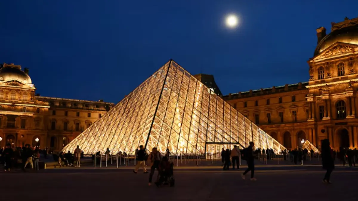 Two More Charged in Connection With Louvre Jewel Heist