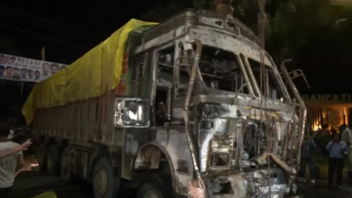 Pune Highway Horror: 7 Killed as Truck Rams Vehicles, Sparks Massive Fire Near Navale Bridge Two People Killed, 9 Injured After Truck Hits Several People in MP's Indore