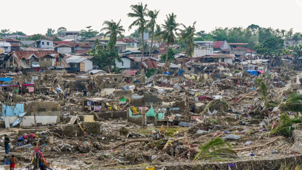 Typhoon Kalmaegi Rampages Across Vietnam as the Philippines Prepares for a New Storm Typhoon Kalmaegi Rampages Across Vietnam as the Philippines Prepares for a New Storm