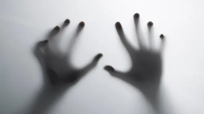 कर्नाटक: बंगळुरूमध्ये महिलेच्या टोळीने बलात्कार केला, चार अटक कर्नाटक: बंगळुरूमध्ये महिलेच्या टोळीने बलात्कार केला, चार अटक