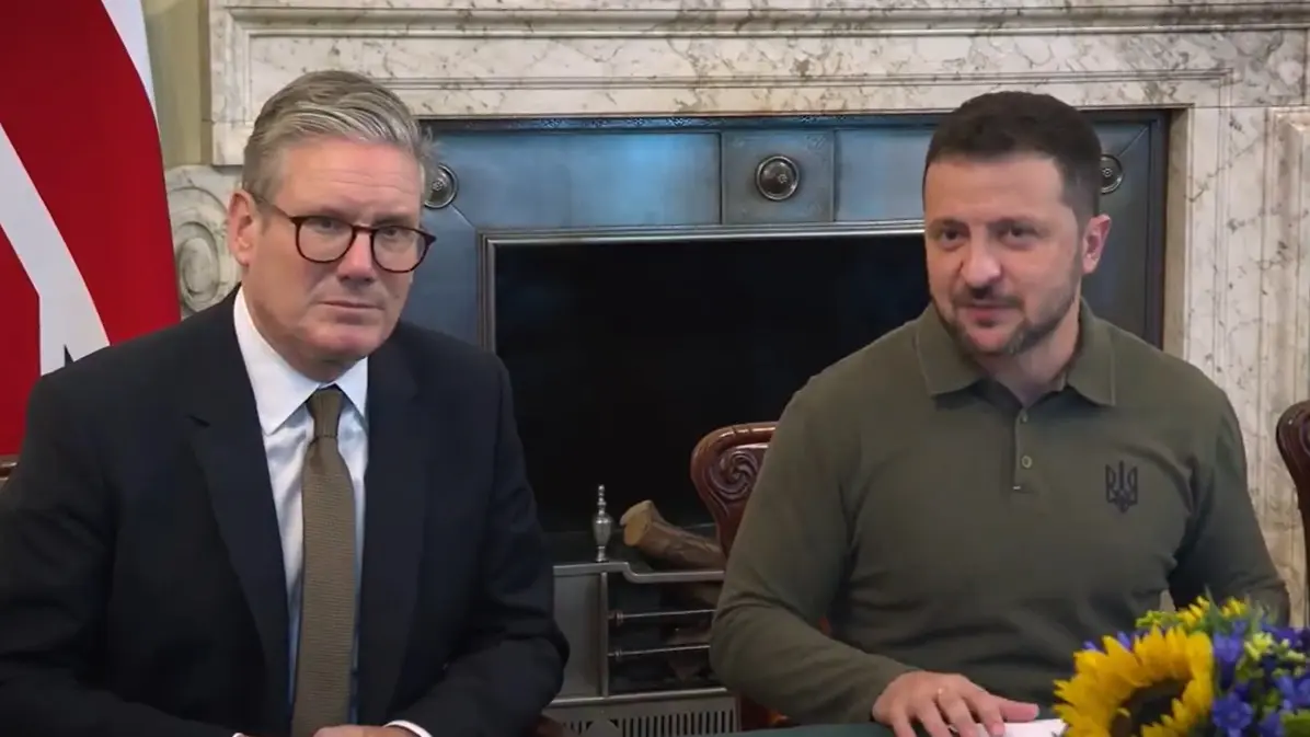 'Help Ukraine Attack Deep Inside Russia': Zelenskyy Urges Britain Ukraine President Volodymyr Zelenskyy with UK Prime Minister Keir Starmer