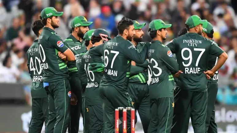 Umpire stops fakhar zaman to bat due to this reason Panic in Pakistan dressing room