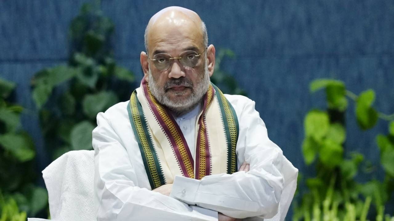 Amit Shah Fires 10 Questions To Rahul Gandhi Over Article 370 And 35A ...