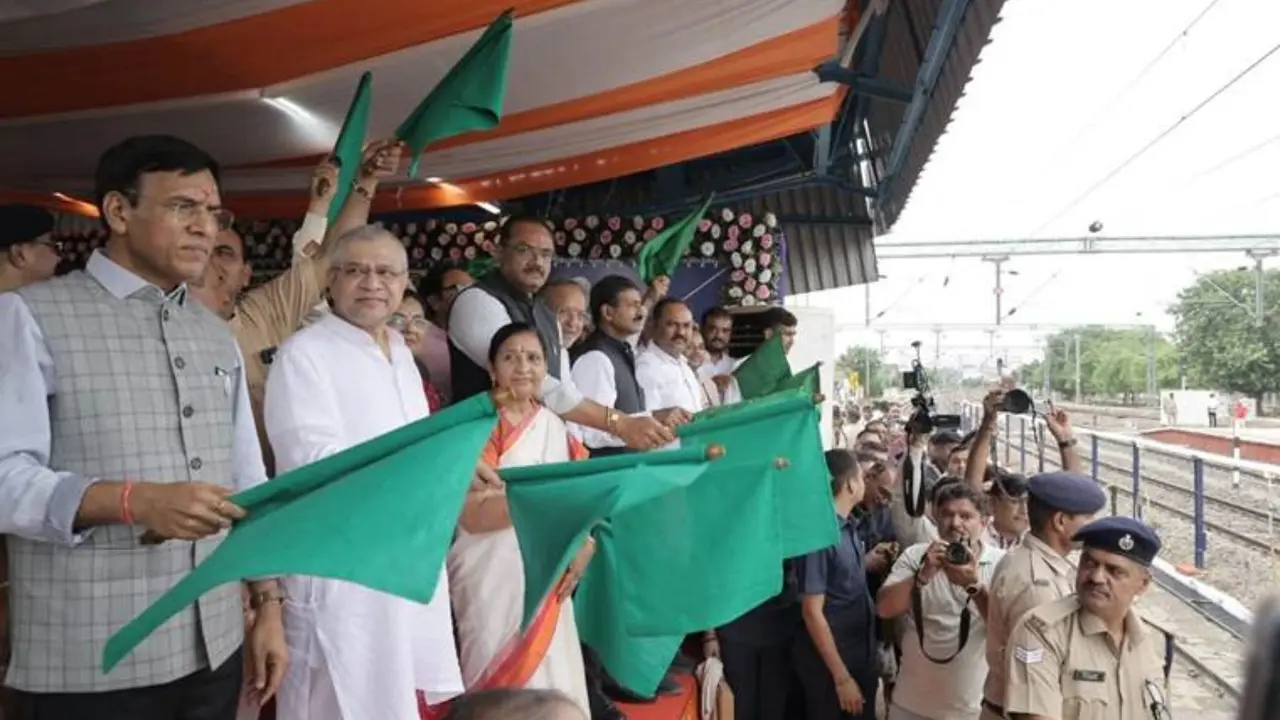 Union Railway Minister Ashwini Vaishnaw Flags Off Bhavnagar-Ayodhya Weekly Train