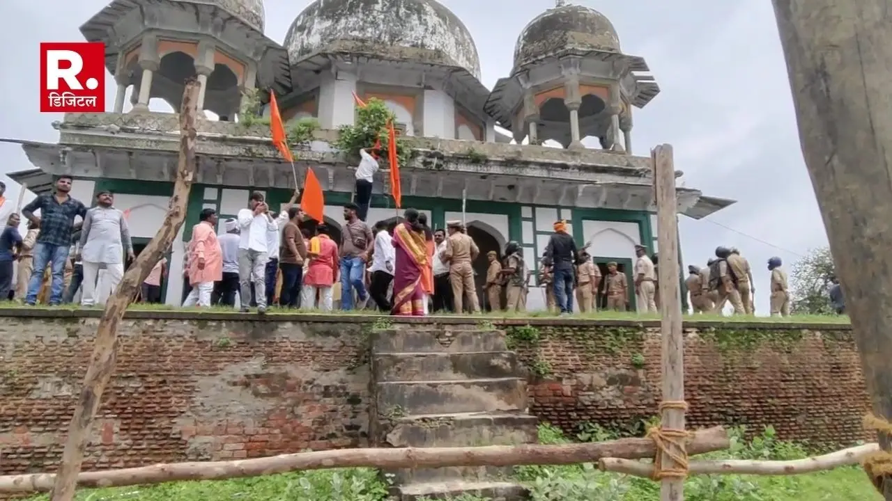 UP Fatehpur temple mosque dispute