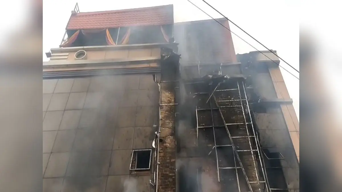UP: Massive Fire Engulfs Banquet Hall In Gorakhpur, Investigation Underway UP: Massive Fire Engulfs Banquet Hall In Gorakhpur, Investigation Underway