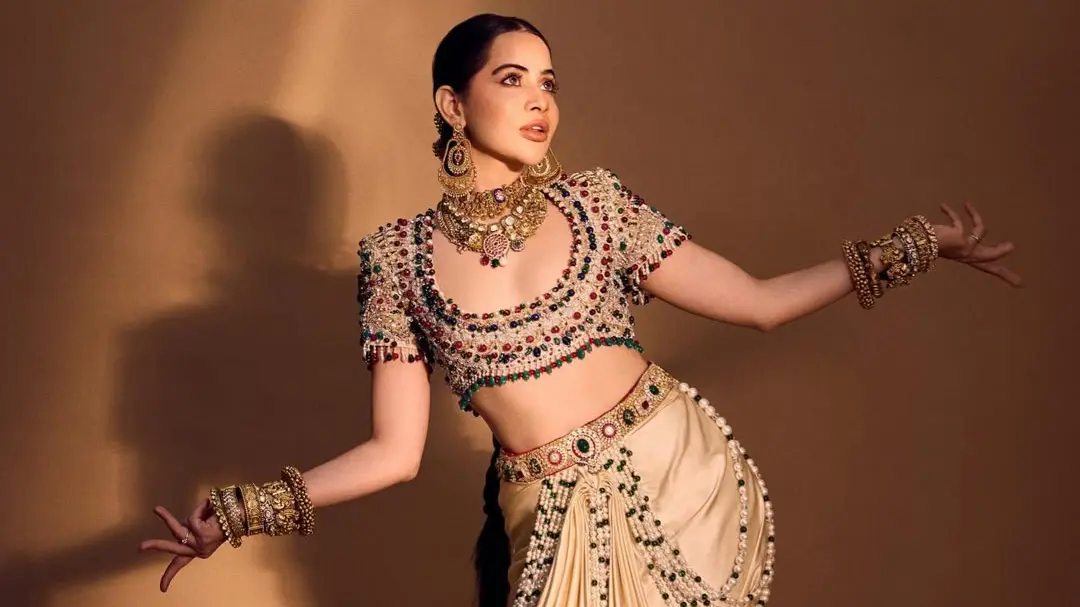 Spring Glow: Uorfi Javed Reveals Her Secret Face Mask Recipe For Soft, Radiant Skin Urfi Javed.