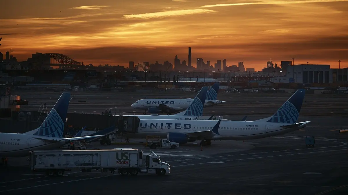 US Airlines Cancel Over 1000 Flights Amid Government Shutdown