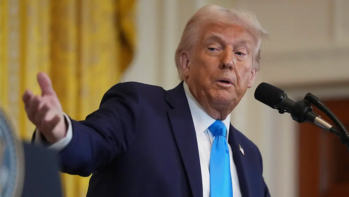 राष्ट्रपति ट्रंप की सुरक्षा में सेंध! 2 घंटे में आए 3 एयरक्राफ्ट... खदेड़ने के लिए अमेरिकी सेना को उतारने पड़े F-16 फाइटर U.S. President Donald Trump