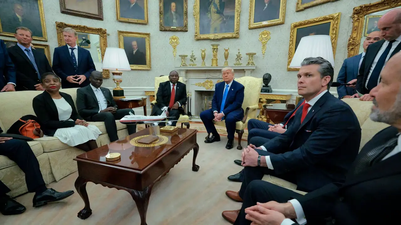 Donald Trump Ambushes South African President With Video on White Farmers During Oval Office Meeting US President Donald Trump and South African President Cyril Ramaphosa.