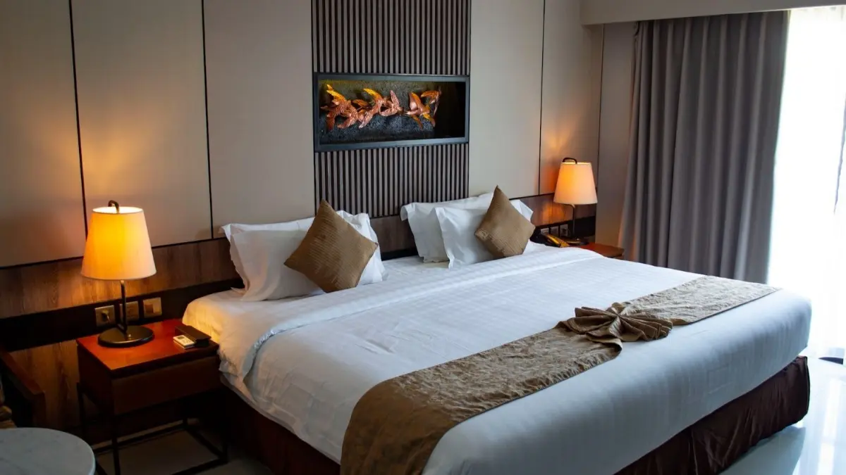 Use of Bed Runner in hotel rooms