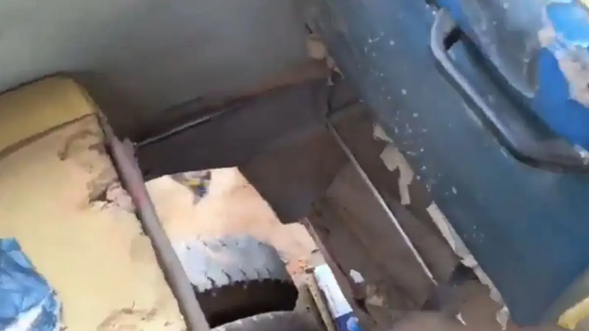 Uttar Pradesh Horror: 7-Year-Old Girl Dies After Falling Through Hole In School Bus Floor In Kasganj Uttar Pradesh Horror: 7-Year-Old Girl Dies After Falling Through Hole In School Bus Floor In Kasganj