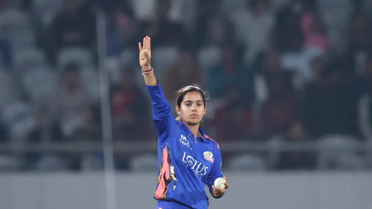Vaishnavi Sharma in action for Mumbai Indians