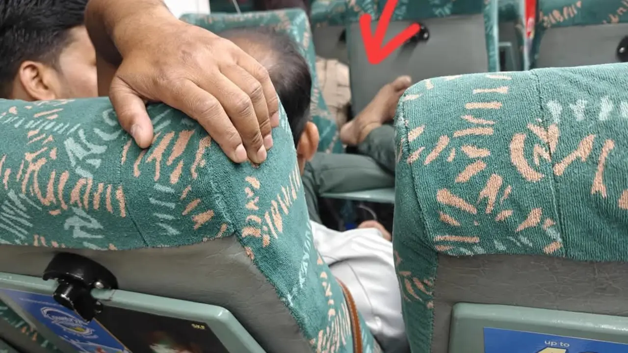 Vande Bharat Passenger Trolled, Viral Post
