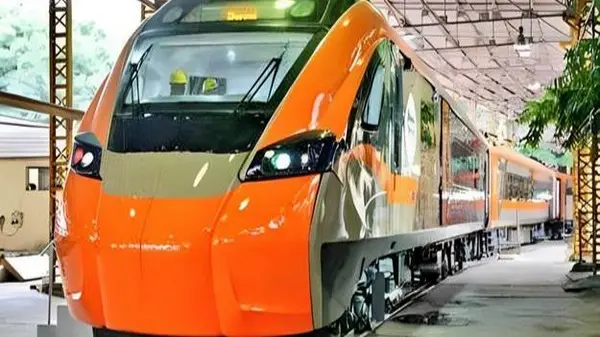 कश्मीर के लिए ट्रेन: कटरा-श्रीनगर लाइन पर 22 बोगियों वाली ट्रेन का सफल परीक्षण Vande Bharat Sleeper Train Soon To Bring World-Class Long-Distance Travel Experience