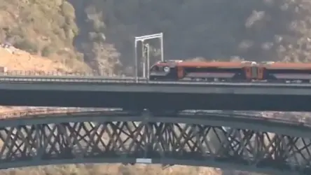 Vande Bharat Train Crosses World's Highest Railway Bridge In First Trial Run On Jammu-Srinagar Route