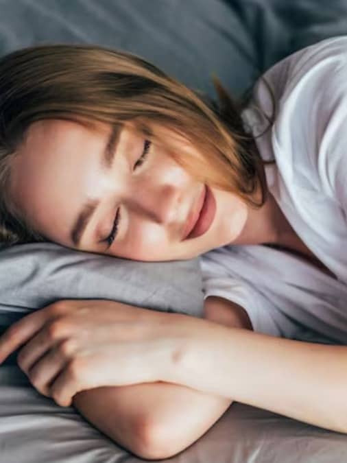 vastu tips for good sleep brings positivity and happiness in family members life