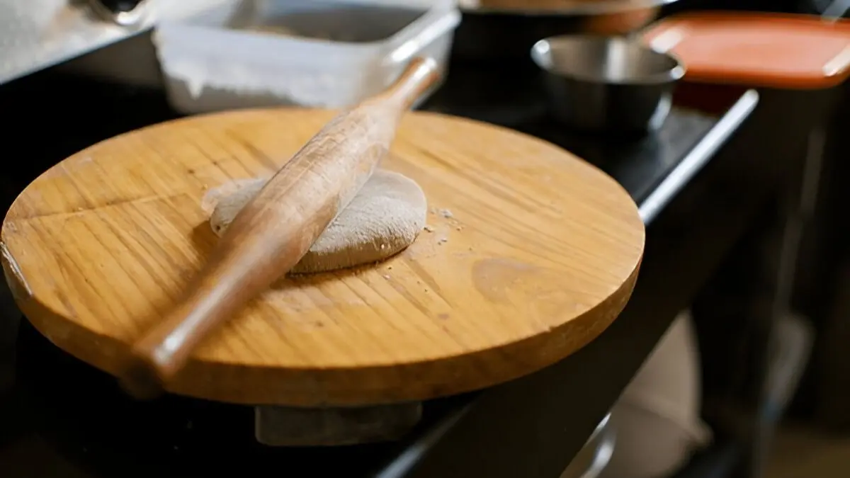 vastu tips to keep chakla belan in kitchen to avoid negativity and bring positive vibes