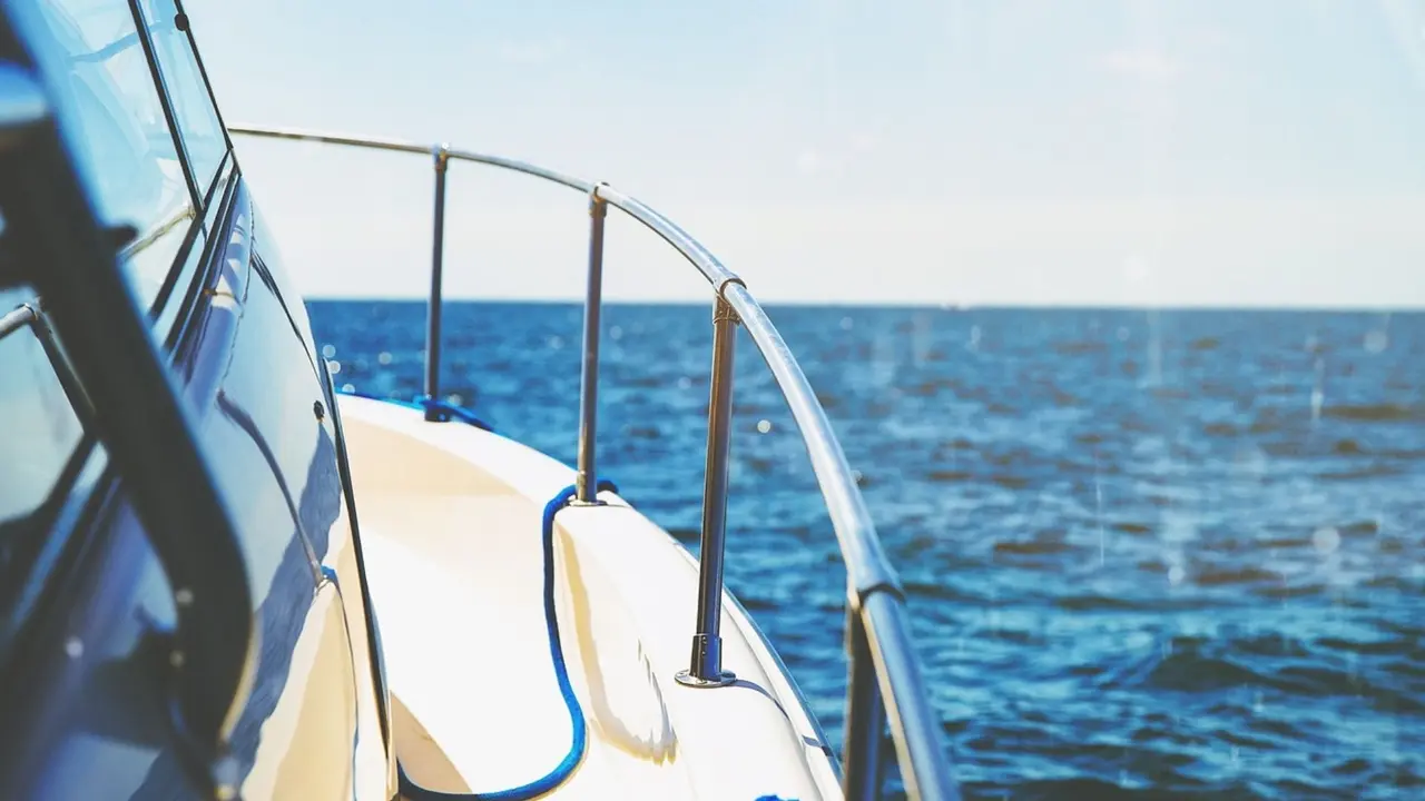 Vietnam Tragedy tourist boat capsizes in Ha Long Bay 34 dead