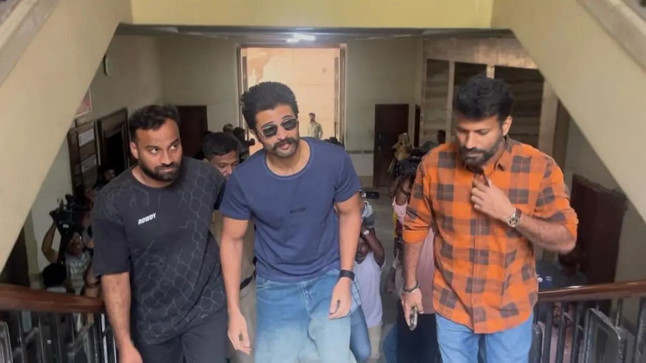 ED Grills Vijay Deverakonda For Nearly 4-Hours In Online Betting Apps Case, Actor Assures Compliance In Investigation Vijay Deverakonda has been summoned by the ED in a PMLA case related to online betting