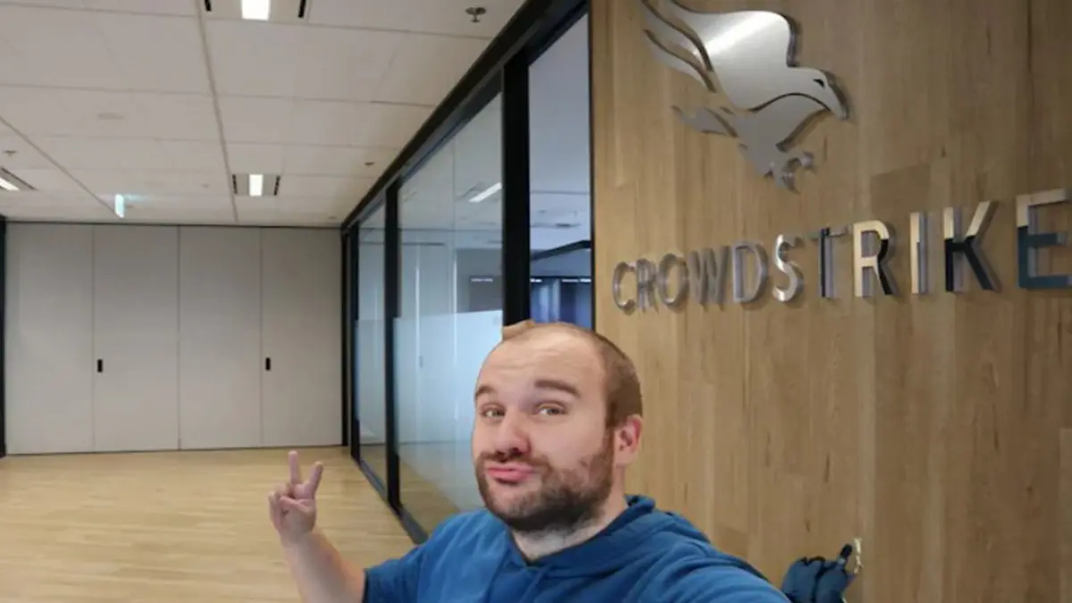 Vincent Flibustier released a brief video in which he humorously claimed 'responsibility' for the global Microsoft outage.