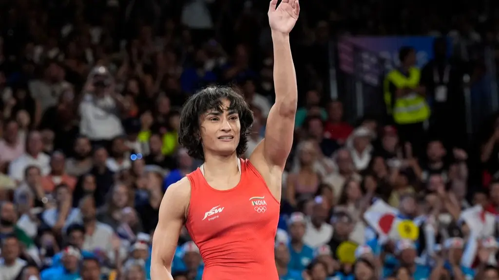 vinesh phogat angry reaction said who is sanjay singh i dont know