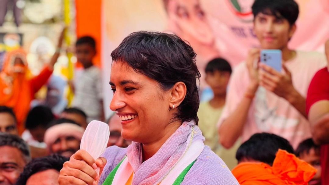 Vinesh Phogat meets people of julana shares her experience