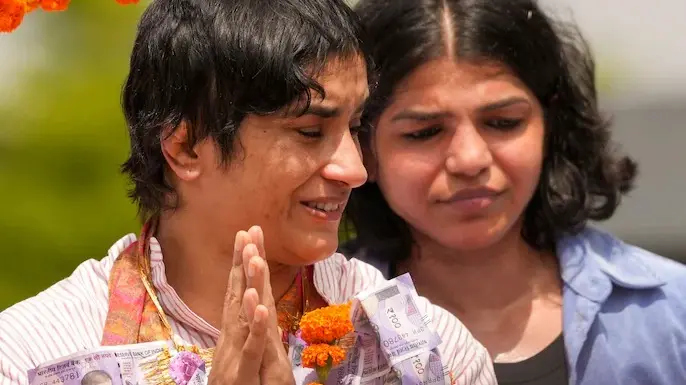 'HEARTBROKEN' Vinesh Phogat ACCUSES PT Usha of Doing Politics at Paris Olympics - Check DEETS Vinesh PhogaVinesh Phogat heartbreakingly missed out on a medal at Paris Olympics but the reception she received suggests she's already an icon in India. t heartbreakingly missed out on a medal at Paris Olympics but the reception she received suggests she's already an icon in India.