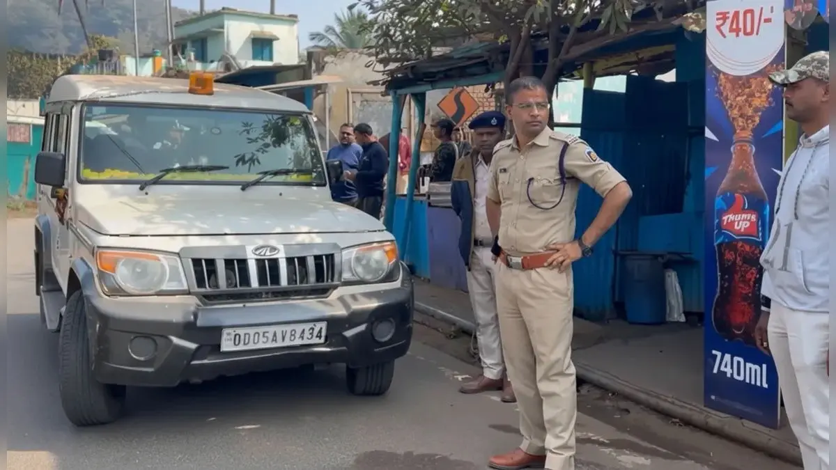 Violet Clashes In Odisha's Gajapati Leave 10 Injured, BJP Leader's House Vandalised; 15 Detained Violet Clashes In Odisha's Gajapati Leave 10 Injured, BJP Leader's House Vandalised; 15 Detained