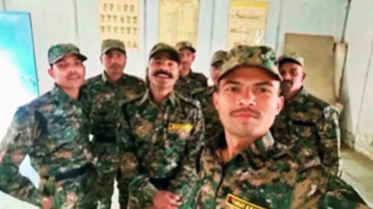 '...तुम बिन ये घर सूना-सूना है', सरहद पर जवानों ने गाया ये गीत तो सोशल मीडिया यूजर्स के छलक पड़े आंसू; पुलवामा अटैक की बरसी पर VIDEO वायरल Viral Video