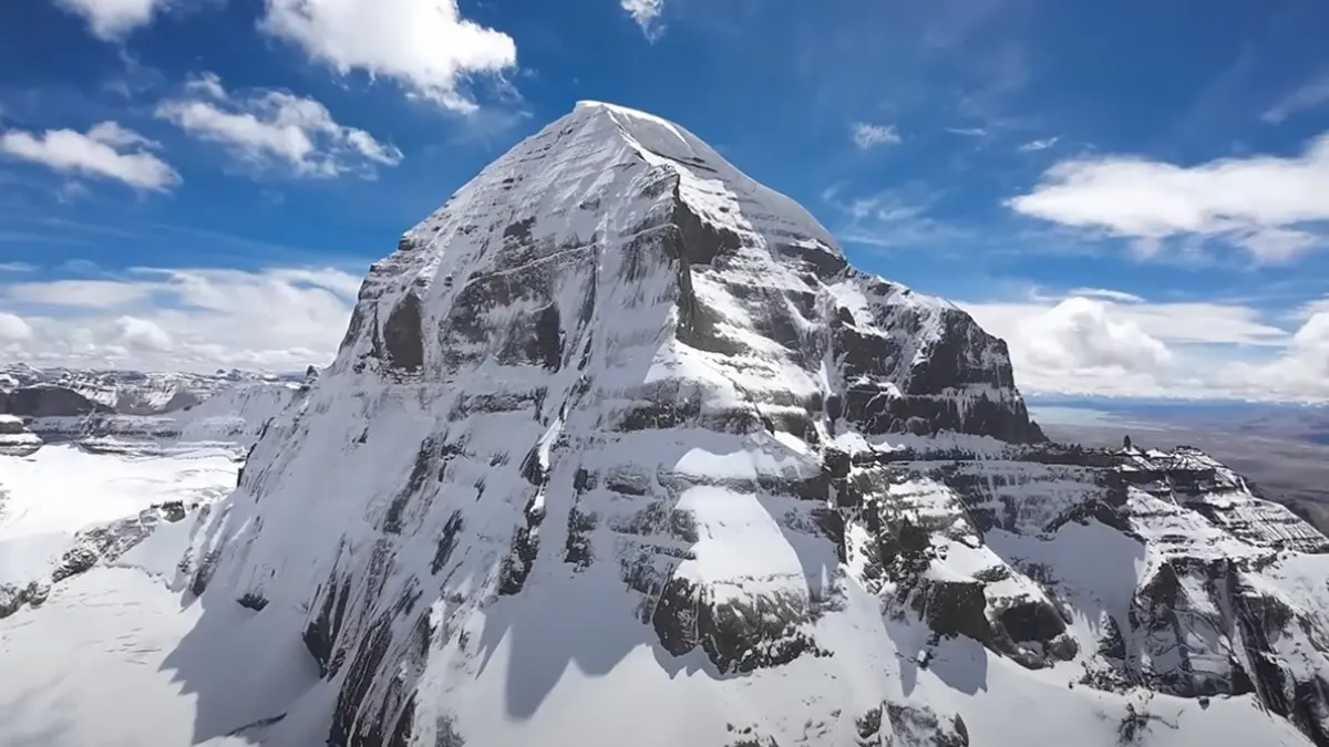 Viral Video Claims To Be Breathtaking Drone Shot Of Mt. Kailash, Reddit Users Contest It Viral Video Claims To Be Breathtaking Drone Shot Of Mt. Kailash, Reddit Users Contest It