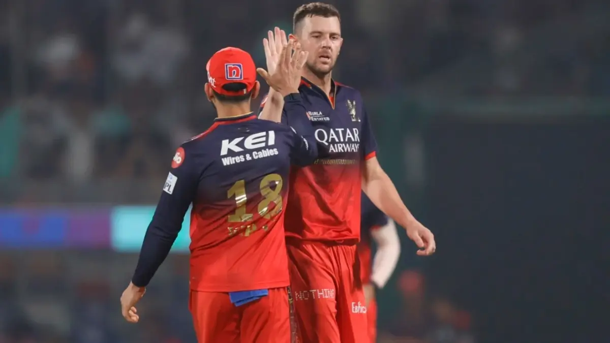 'Cooked Without...': RCB Take Subtle Dig At DC Via Cryptic Social Media Post, Flaunt Stylish Victory In The National Capital Virat Kohli and Josh Hazlewood during IPL 2025