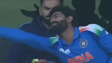 Glenn Phillips' STUNNING Catch Being Decoded by Virat Kohli-Ravindra Jadeja During Ind-NZ ICC CT 25 Match Goes VIRAL | WATCH Virat Kohli and Ravindra Jadeja discussing the Glenn Phillips catch.