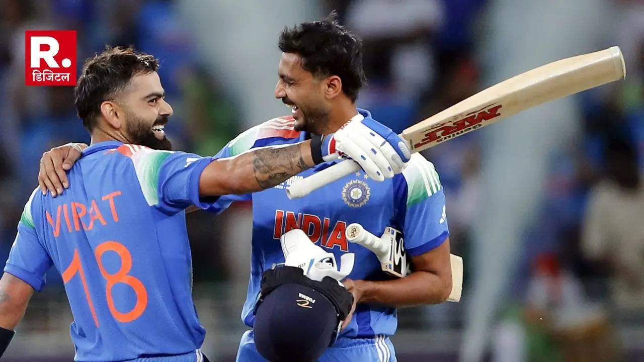 Virat Kohli celebrates his century