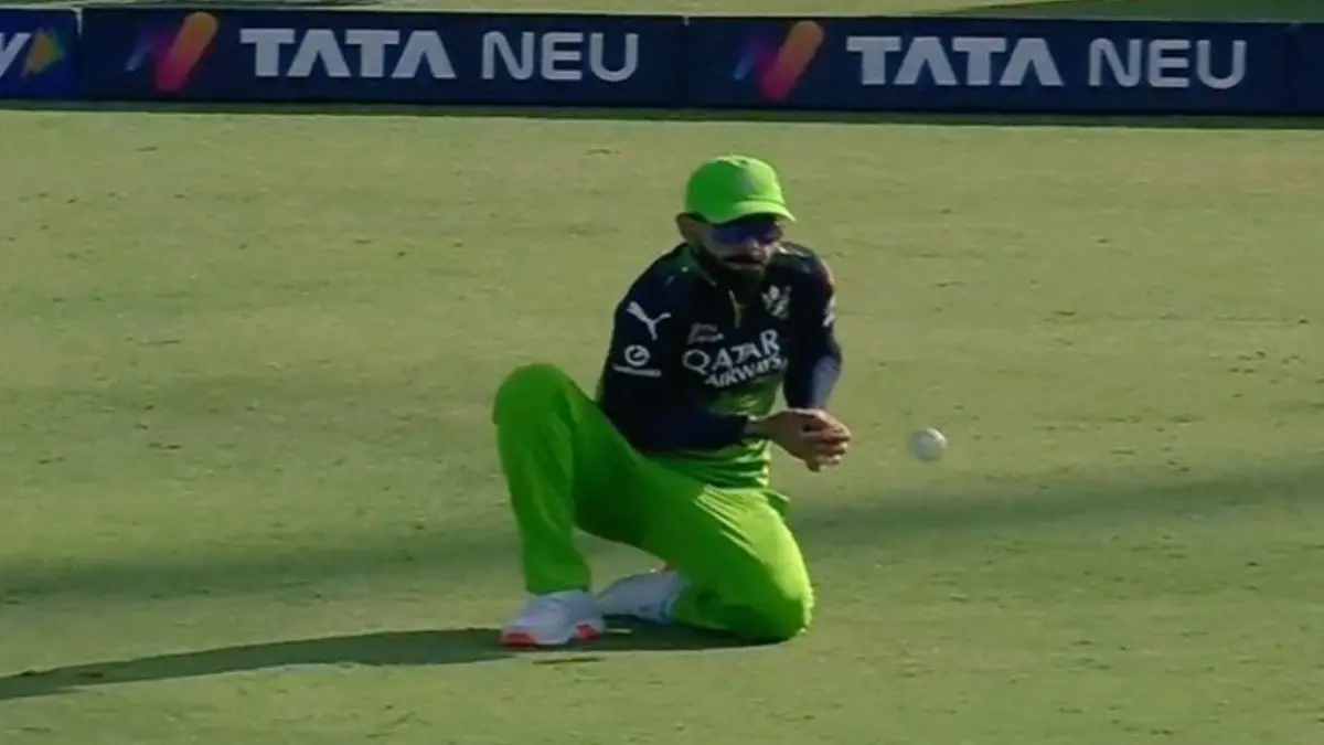 'Blunder From The King': Fans React To A Rare Sight Of Virat Kohli Dropping Catch During RR Vs RCB Clash In IPL 2025 Virat Kohli during RR vs RCB IPL 2025 clash