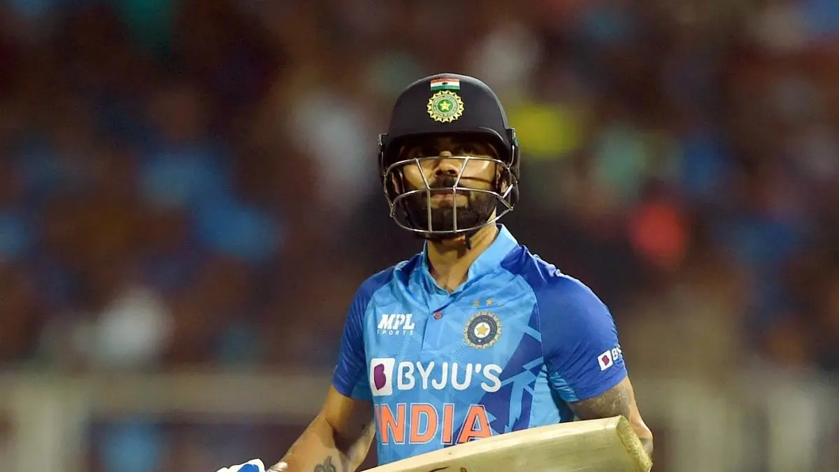 Did England Captain Jos Buttler's Throw That Accidentally Hit Virat Kohli Led to His Downfall at Cuttack? Virat Kohli fans storm Jos Buttler's Instagram