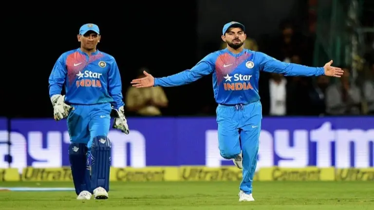 Virat Kohli with MS Dhoni