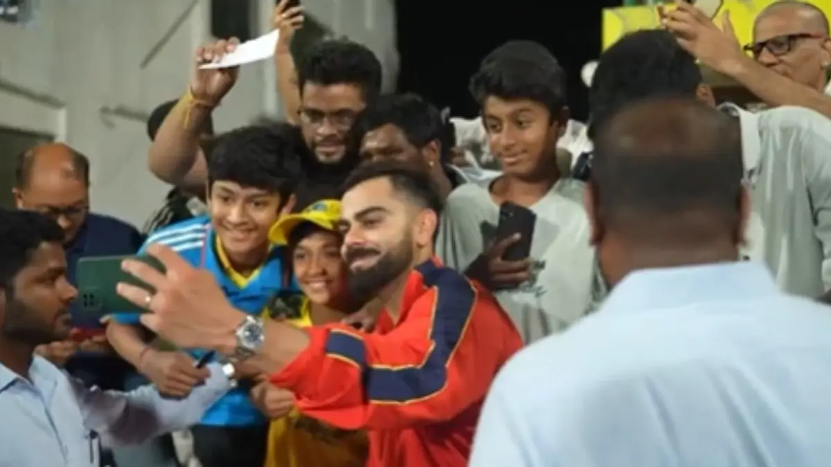 Virat Kohli Woos Crowd at Chepauk; Interacts With Fans, Obliges With Selfies Ahead of CSK vs RCB IPL 2025 Match | WATCH VIDEO Virat Kohli woos fans at Chepauk