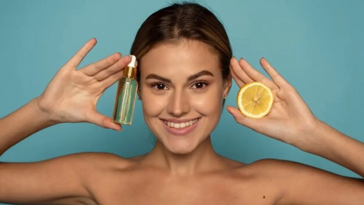 Beauty Tips: डल और थकी स्किन से पाएं छुटकारा, नाइट स्किनकेयर के लिए घर पर बनाएं बेस्ट नेचुरल Vitamin C सीरम Vitamin C face serum