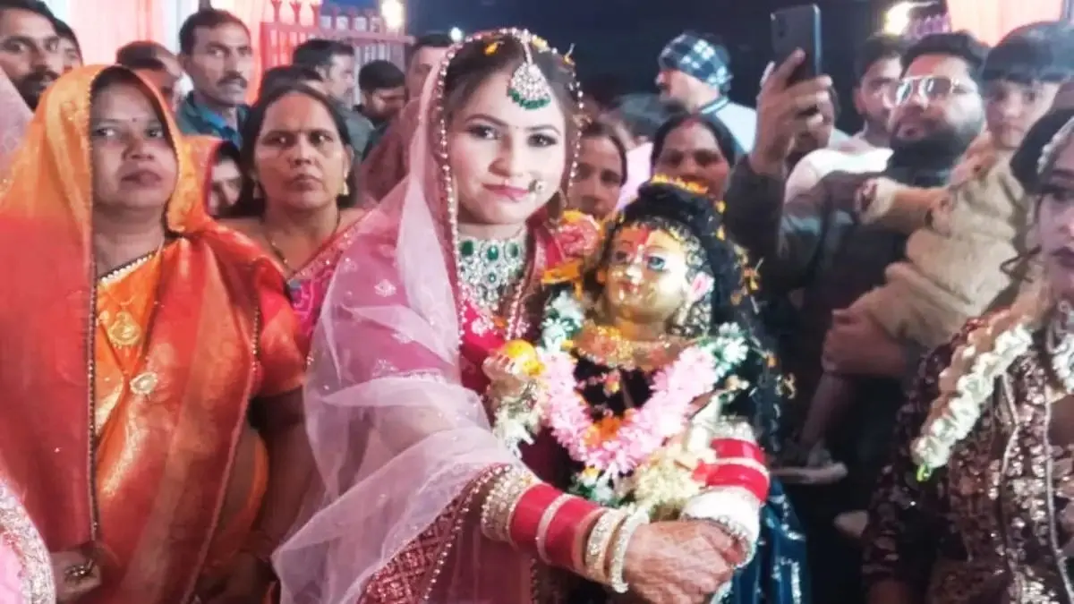 Vrindavan Woman Marries Lord Krishna Idol In Full‑Blown Traditional Hindu Ceremony