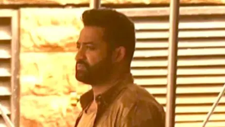 War 2: Jr NTR's Rugged Look In Leaked Photos From Set Goes Viral War 2 climax look of Jr NTR leaked