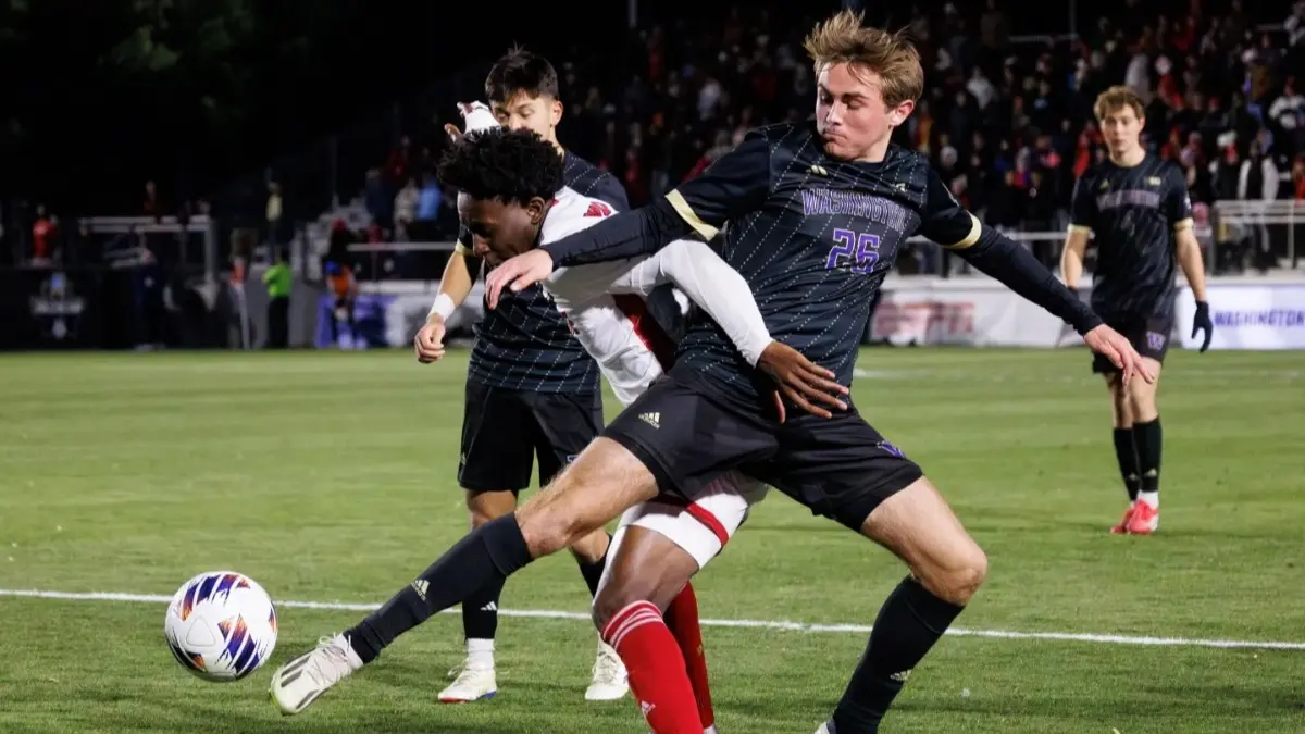 Washington's Connor Lofy