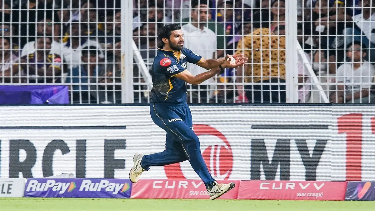 Washington Sundar in action