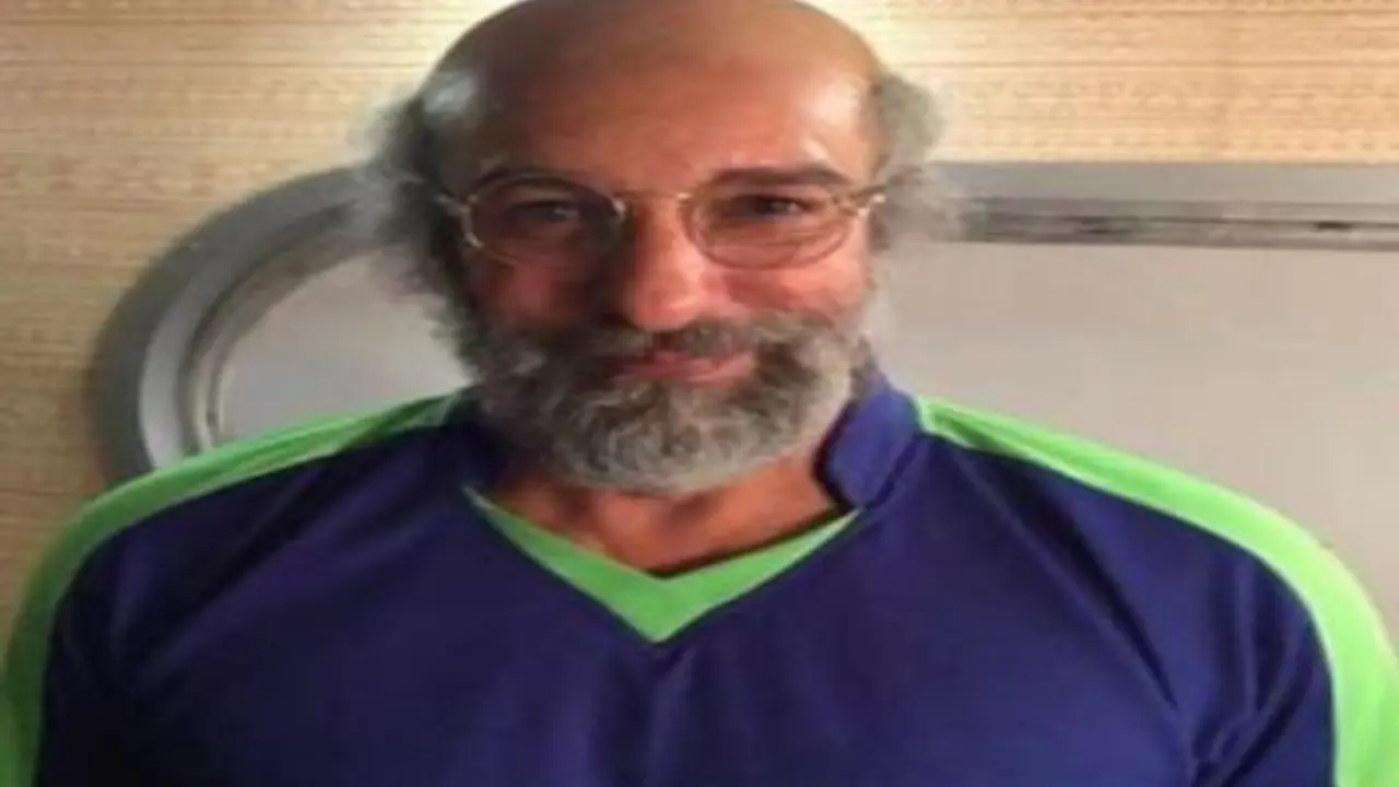 Wasim Akram and Shaniera Celebrate 11th Anniversary with Hilarious Photoshop Prank