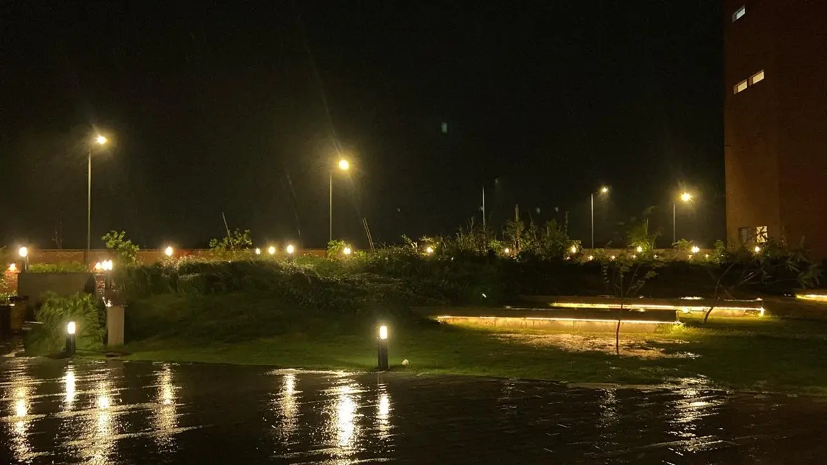 Weather Alert: Delhi-NCR Battered By Heavy Rains, Thunderstorms, And Power Outages Weather Alert: Delhi-NCR Battered By Heavy Rains, Thunderstorms, And Power Outages