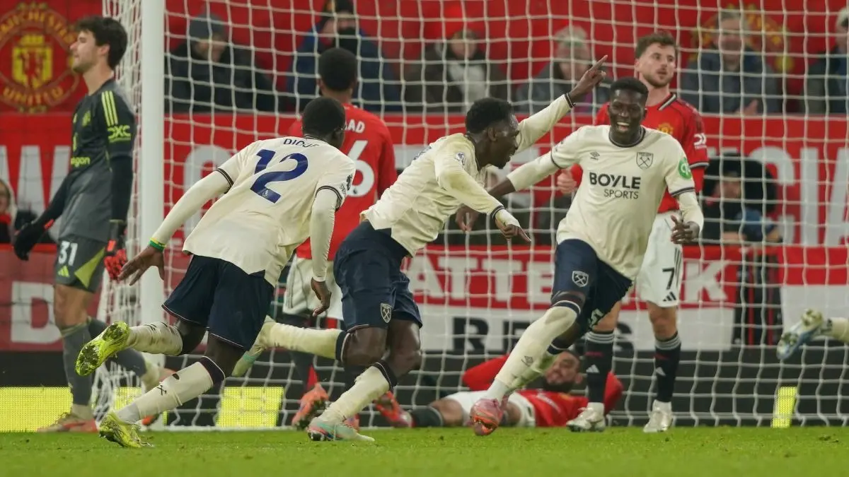 West Ham celebrate after scoring against Man United